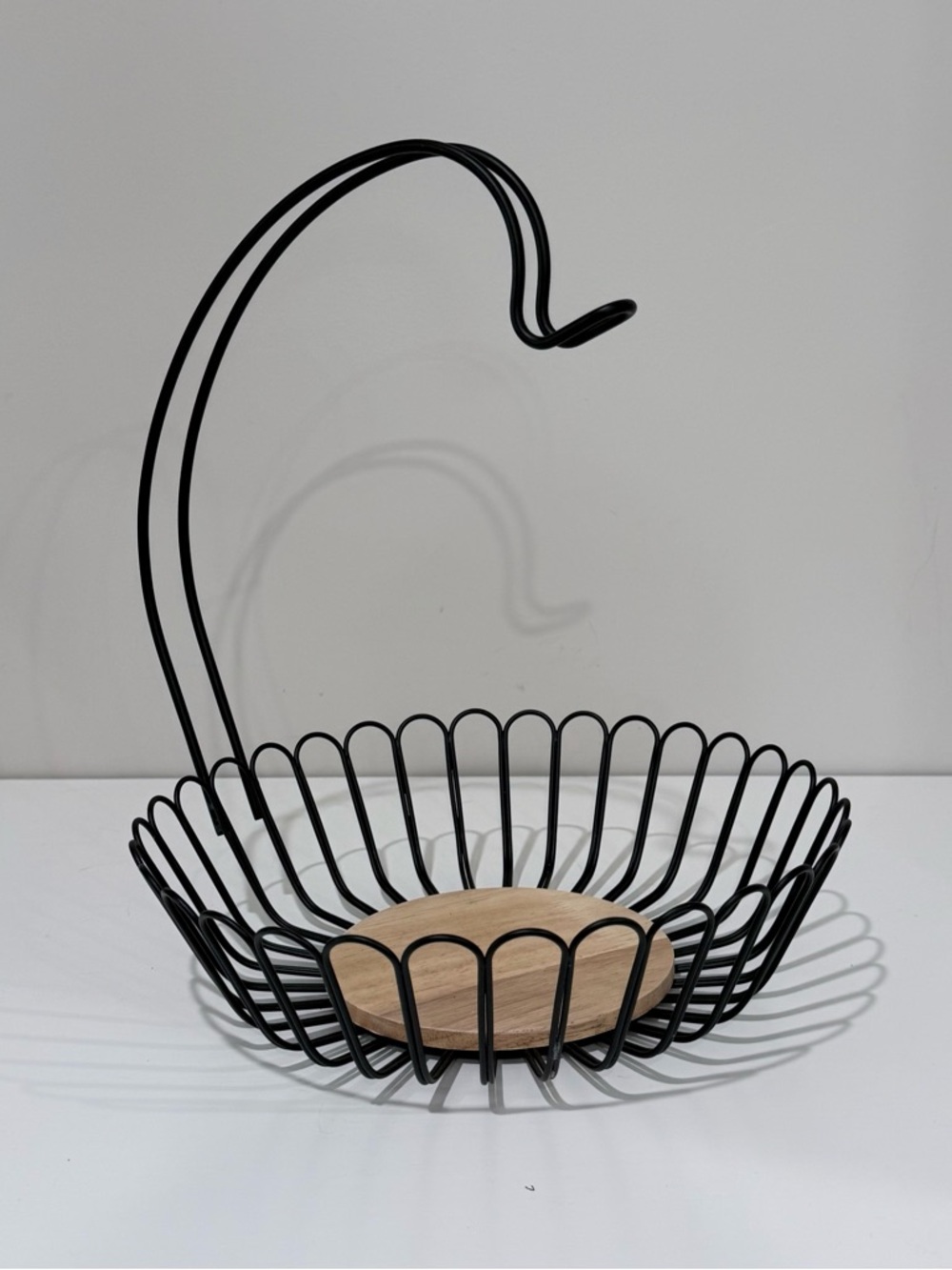 NEW Iron Wire Fruit Basket with Banana Hanger Black
